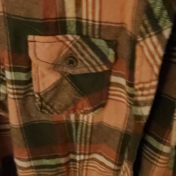 Pink woman's flannel - Picture 3 of 4